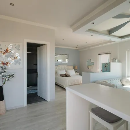 Margarita's Luxury Aparthotel *