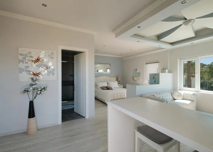 Margarita's Luxury Apart Otel 4*